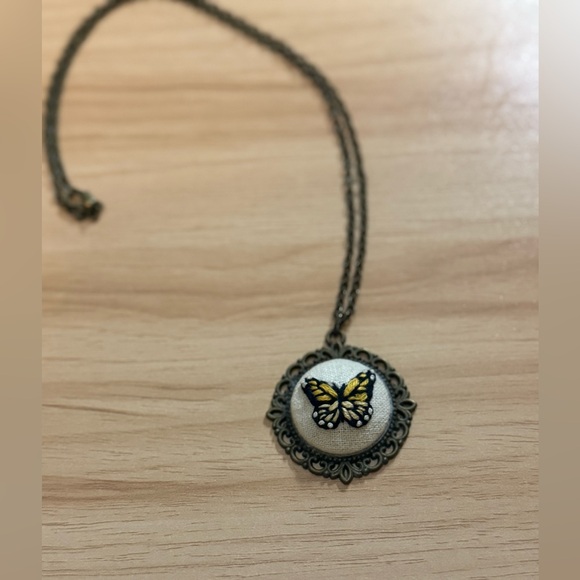 Vintage-Inspired Butterfly Pendant Necklace - Picture 3 of 5